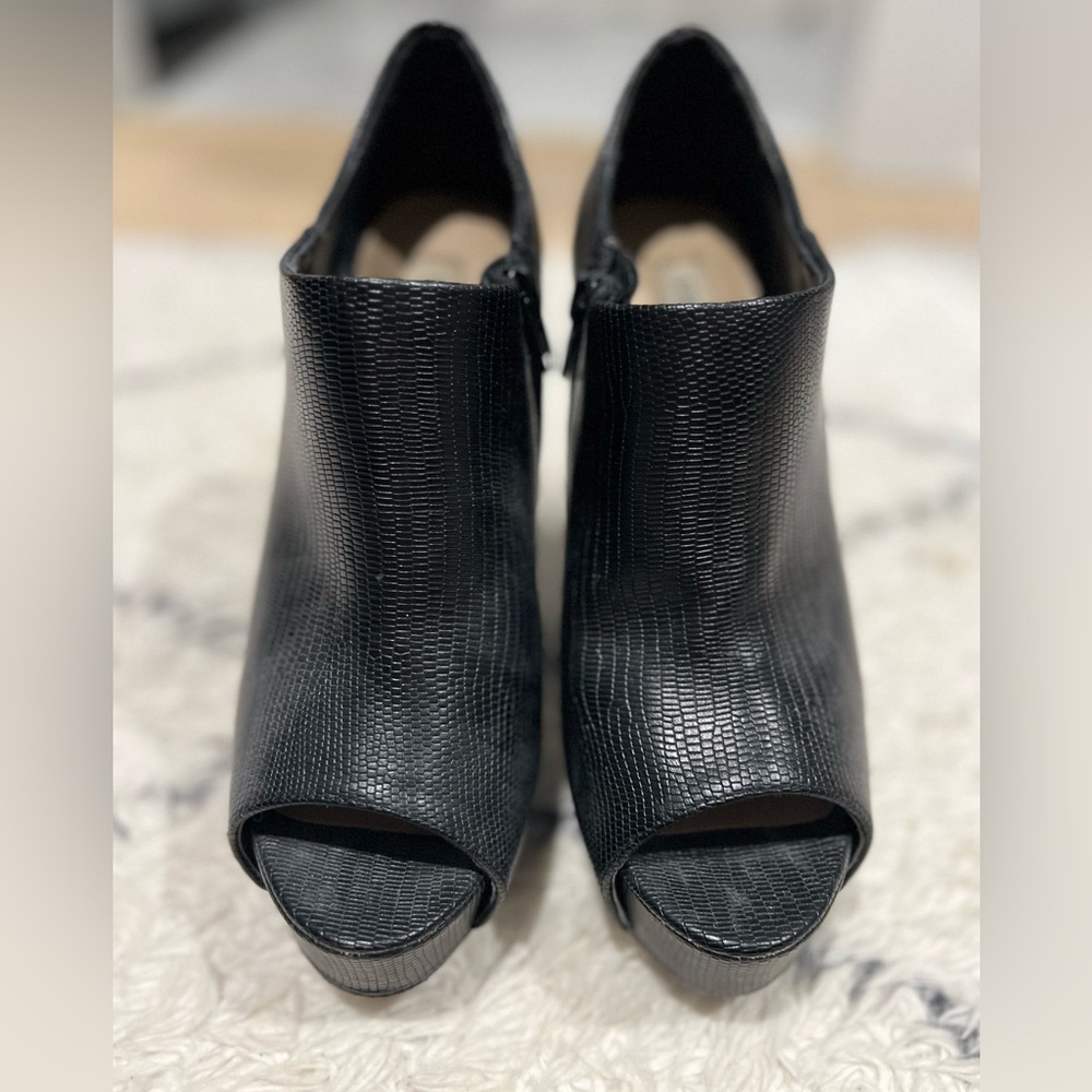 Steve Madden 6” heeled bootie with peep toe